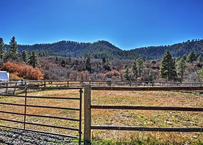 Pagosa Springs Escape W/ Deck, Hot Tub & Grill!